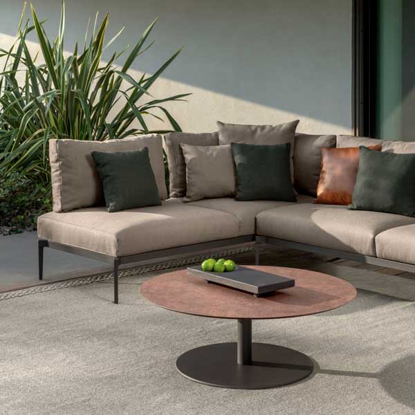 Outdoor Furniture - Wicker Sofa - Leaf