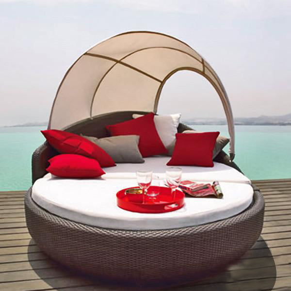 Outdoor Wicker Canopy Bed - Brownie