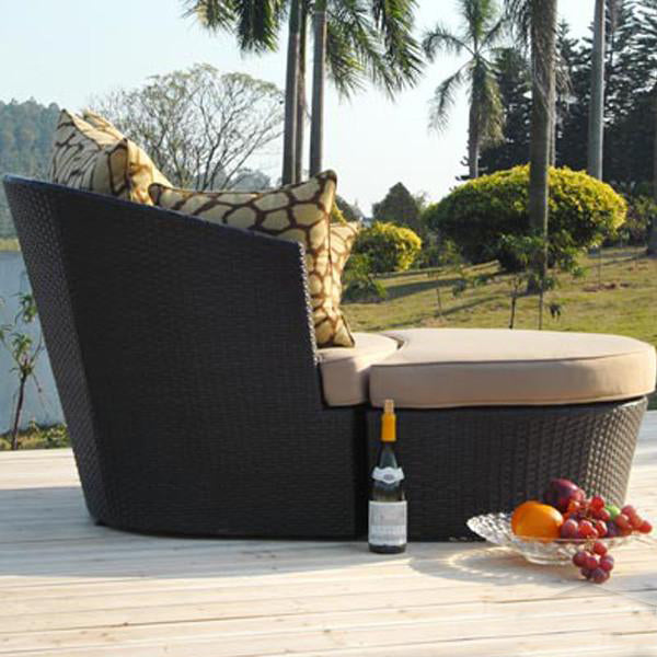 Outdoor Wicker Day Bed - Evening